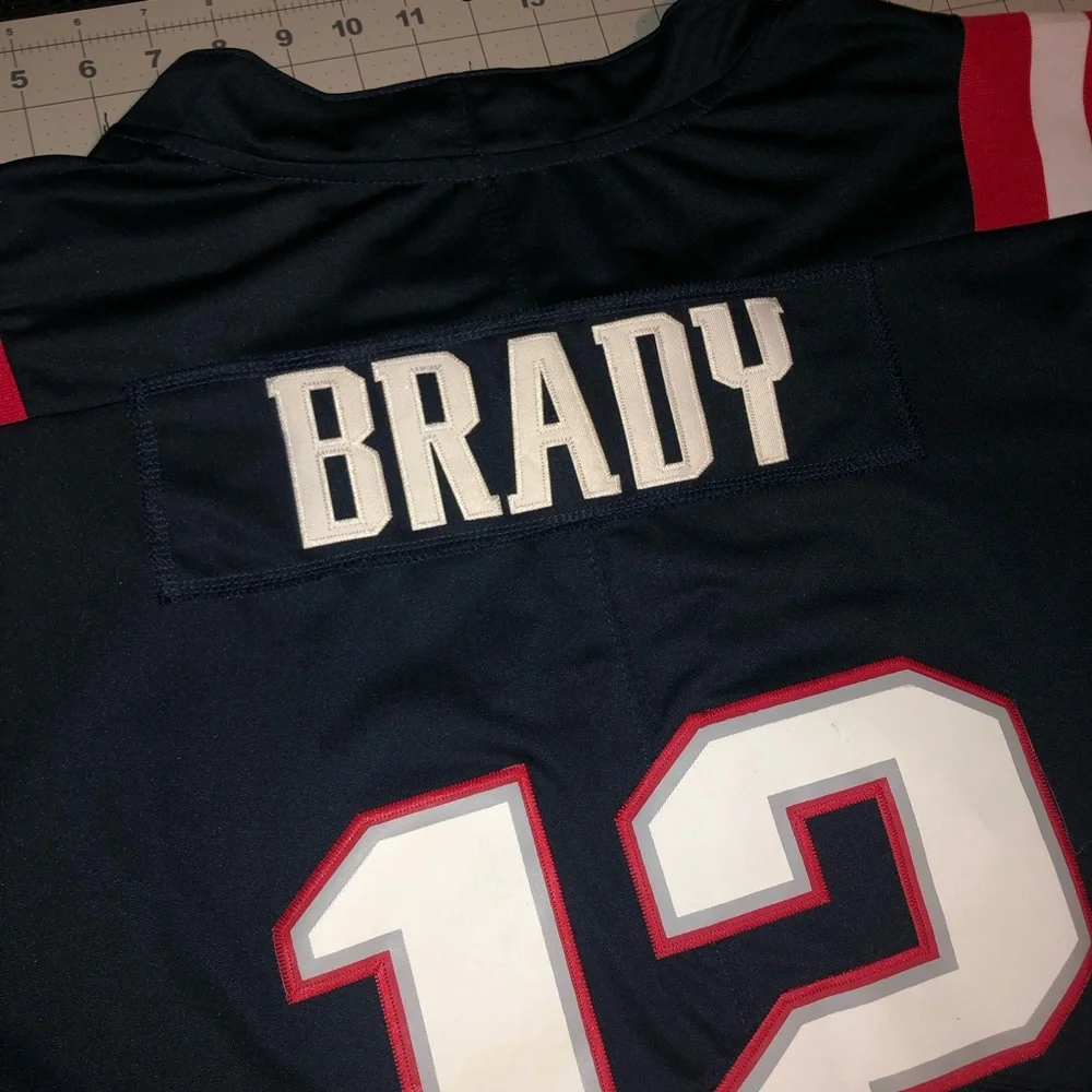 Tom Brady. New England Patriots NFL Jersey and New Era Beanie. Size XXL. - Picture 12 of 15